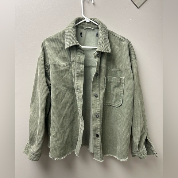 Zara Jackets & Blazers - Zara Women’s Green Corduroy Button Up Shacket